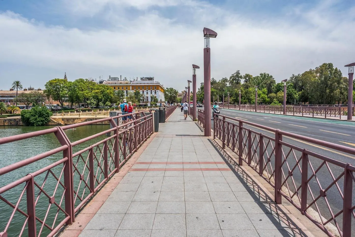 Apartamento Aires De Triana Riverside Sevilla